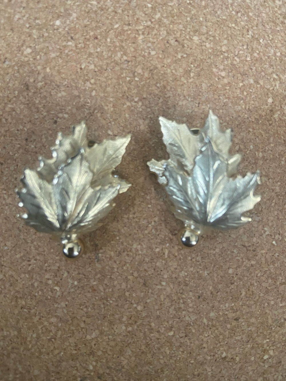 Vintage Gold Leaf Motif Women’s Clip Earrings